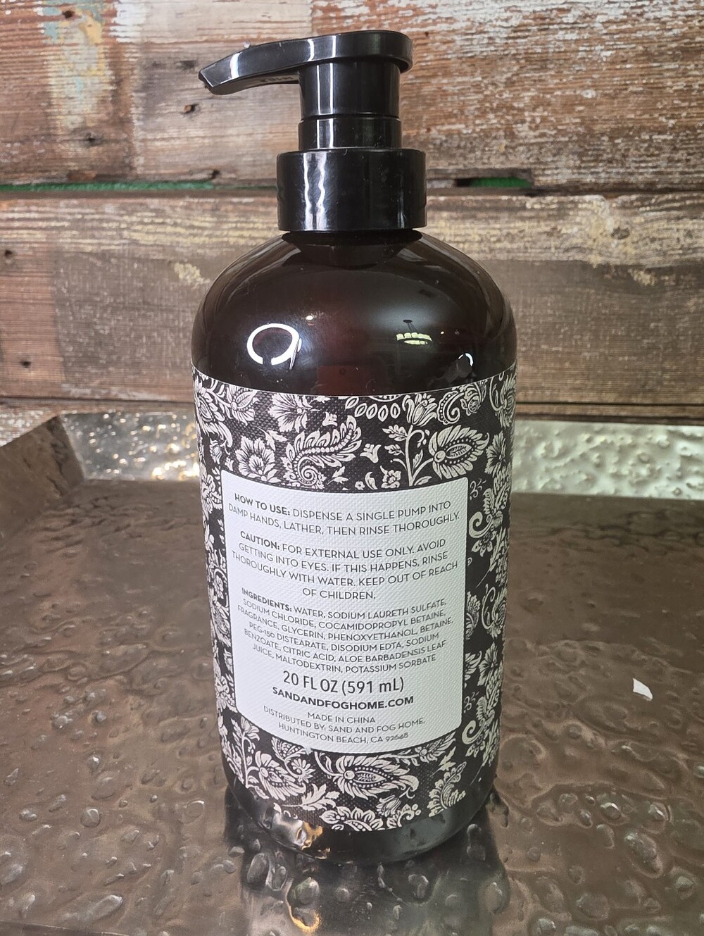 Sand + Fog Vanilla Musk Scented Hand Soap Aloe Paraben Free Floral Bottle - Picture 2 of 2